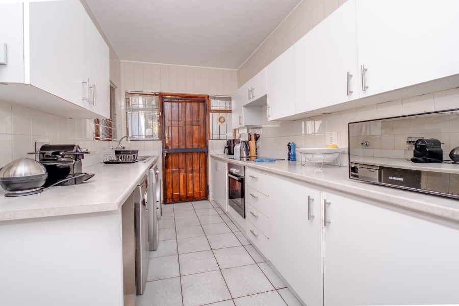 3 Bedroom Property for Sale in Bryanston Gauteng