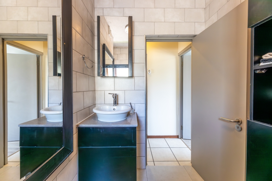 2 Bedroom Property for Sale in Broadacres Gauteng