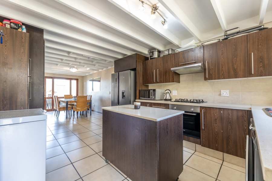 2 Bedroom Property for Sale in Broadacres Gauteng