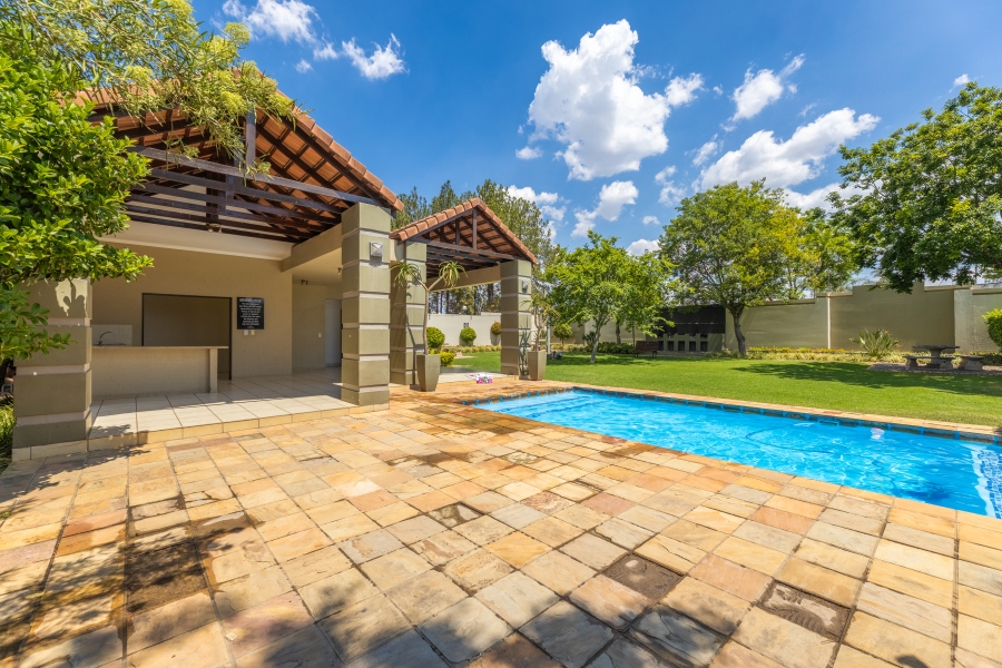 2 Bedroom Property for Sale in Broadacres Gauteng