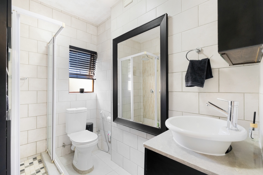 2 Bedroom Property for Sale in Broadacres Gauteng