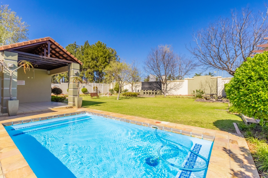2 Bedroom Property for Sale in Broadacres Gauteng