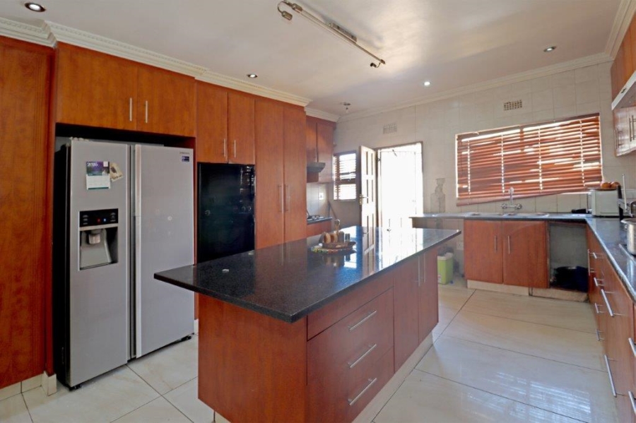 5 Bedroom Property for Sale in Lyndhurst Gauteng