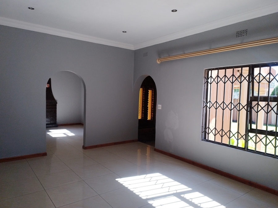 5 Bedroom Property for Sale in Brackenhurst Gauteng