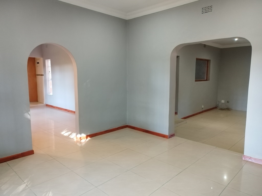 5 Bedroom Property for Sale in Brackenhurst Gauteng