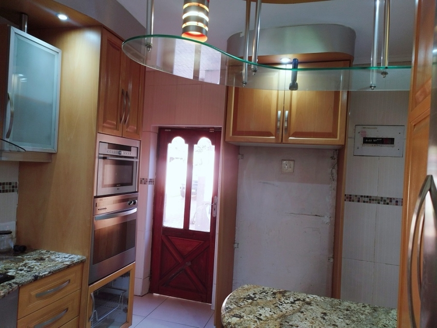 5 Bedroom Property for Sale in Brackenhurst Gauteng