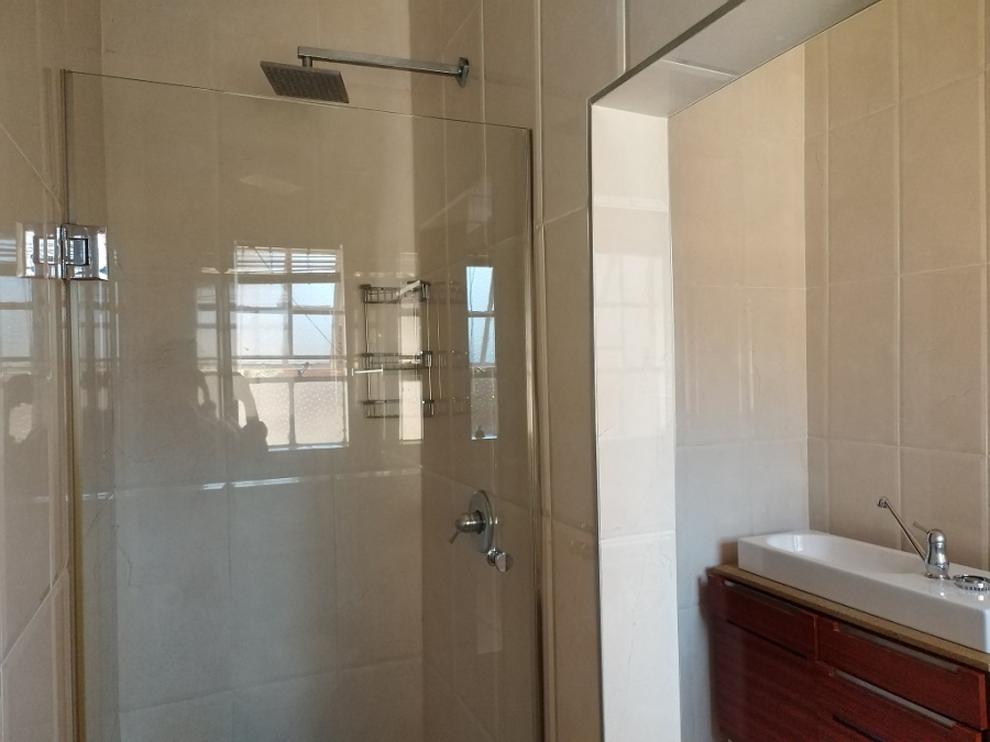 5 Bedroom Property for Sale in Brackenhurst Gauteng