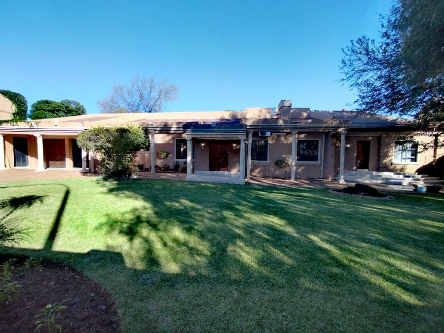5 Bedroom Property for Sale in Brackenhurst Gauteng