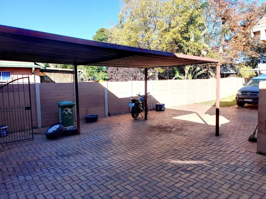 5 Bedroom Property for Sale in Brackenhurst Gauteng