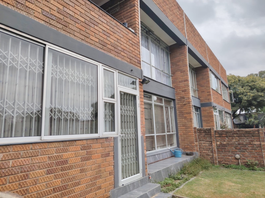 2 Bedroom Property for Sale in Halfway House Gauteng