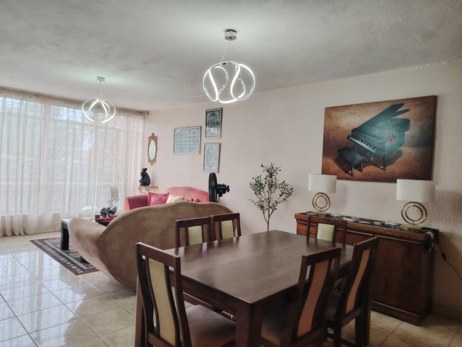 2 Bedroom Property for Sale in Halfway House Gauteng