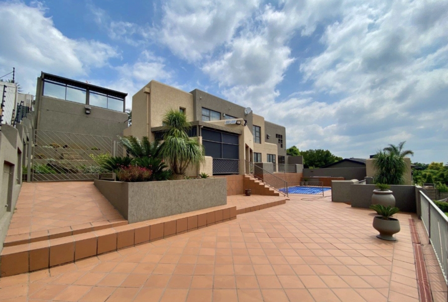 4 Bedroom Property for Sale in Bassonia Gauteng