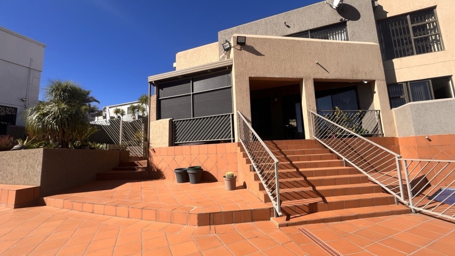 4 Bedroom Property for Sale in Bassonia Gauteng