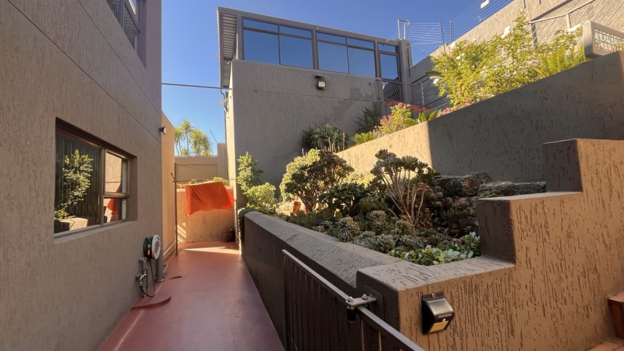 4 Bedroom Property for Sale in Bassonia Gauteng