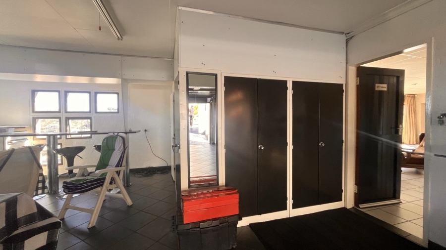 4 Bedroom Property for Sale in Bassonia Gauteng