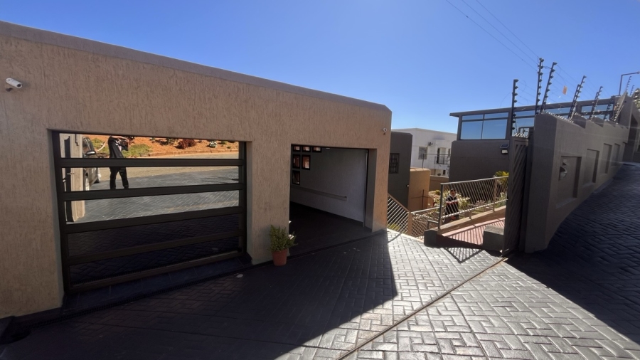 4 Bedroom Property for Sale in Bassonia Gauteng