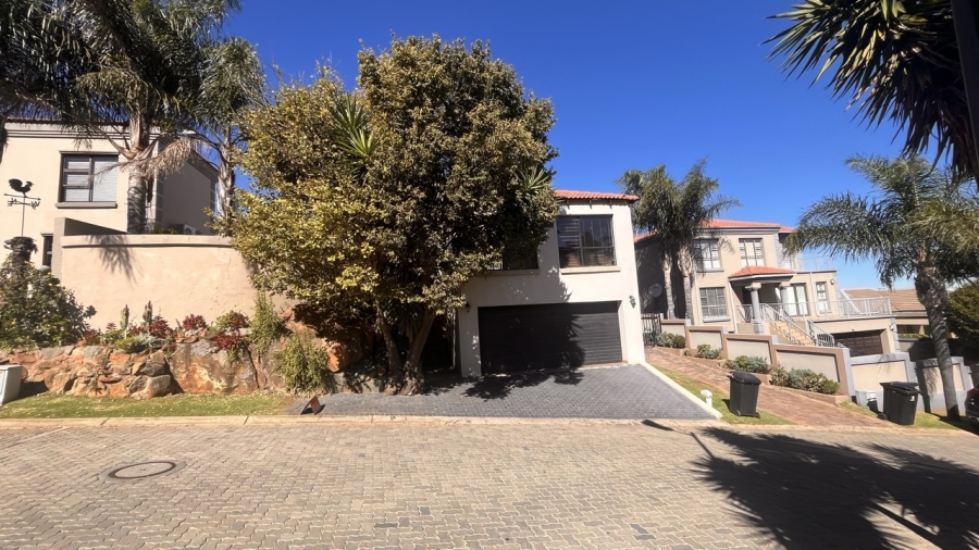 4 Bedroom Property for Sale in Bassonia Gauteng