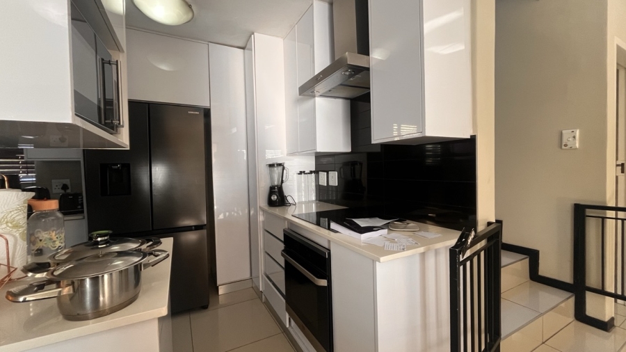 4 Bedroom Property for Sale in Bassonia Gauteng