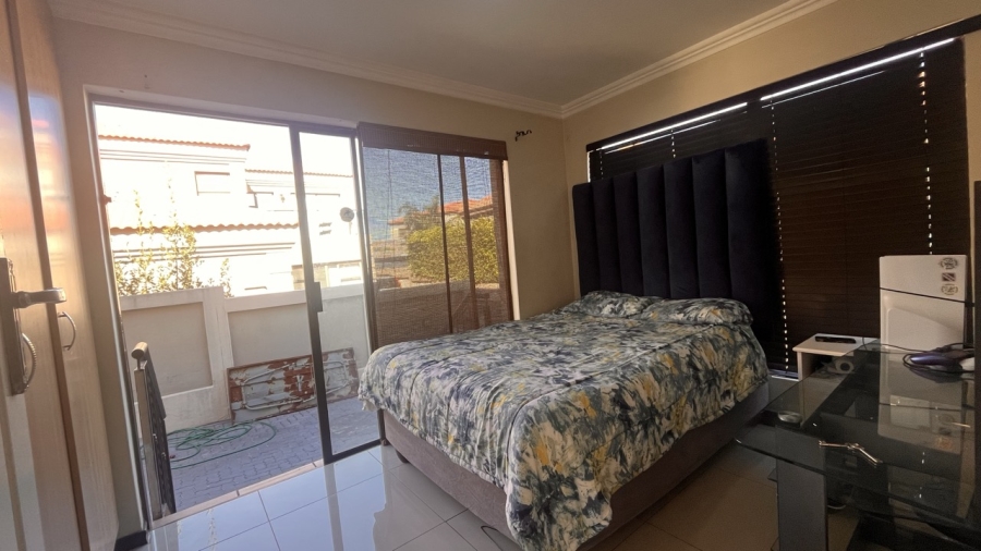 4 Bedroom Property for Sale in Bassonia Gauteng