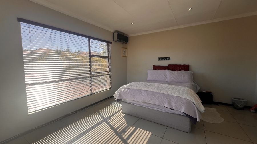 4 Bedroom Property for Sale in Bassonia Gauteng