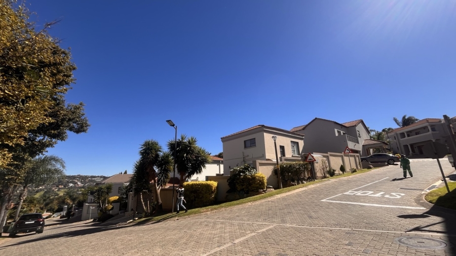 4 Bedroom Property for Sale in Bassonia Gauteng