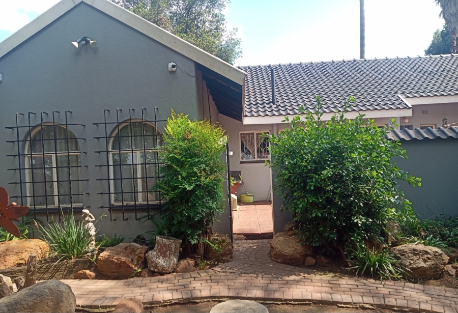 3 Bedroom Property for Sale in Selcourt Gauteng
