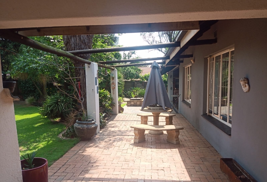 3 Bedroom Property for Sale in Selcourt Gauteng