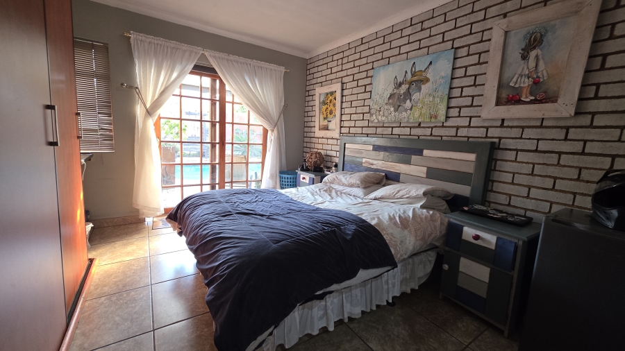 5 Bedroom Property for Sale in Selcourt Gauteng