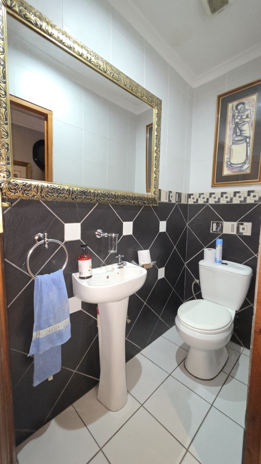 5 Bedroom Property for Sale in Selcourt Gauteng