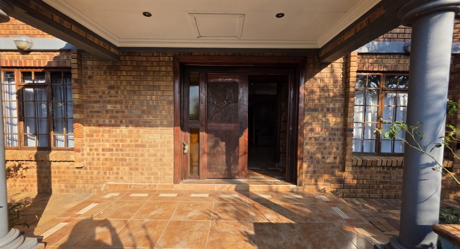 5 Bedroom Property for Sale in Selcourt Gauteng