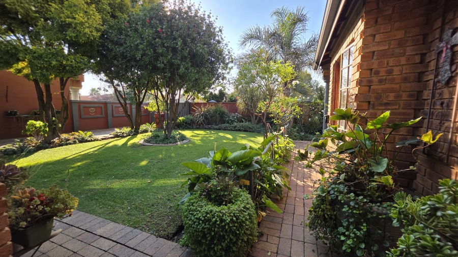 5 Bedroom Property for Sale in Selcourt Gauteng