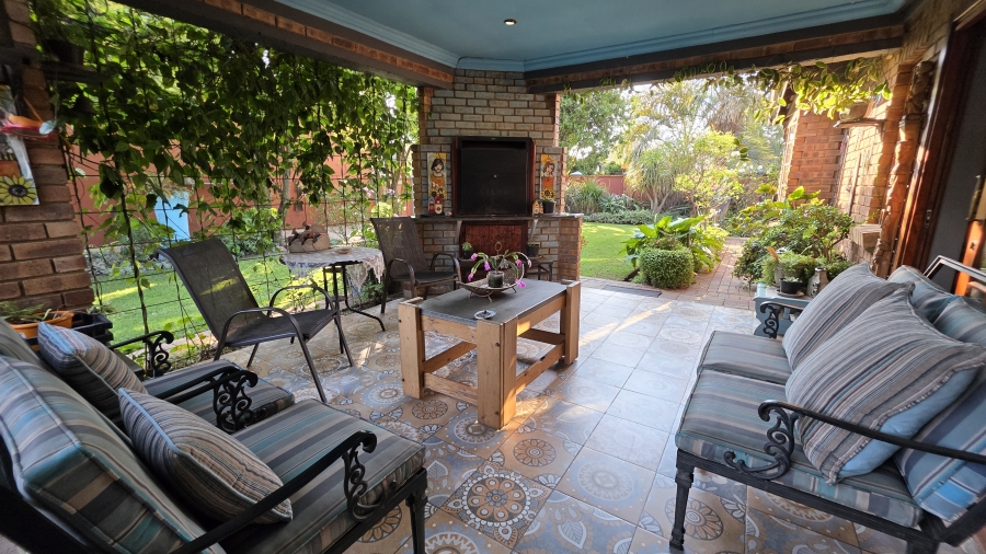 5 Bedroom Property for Sale in Selcourt Gauteng