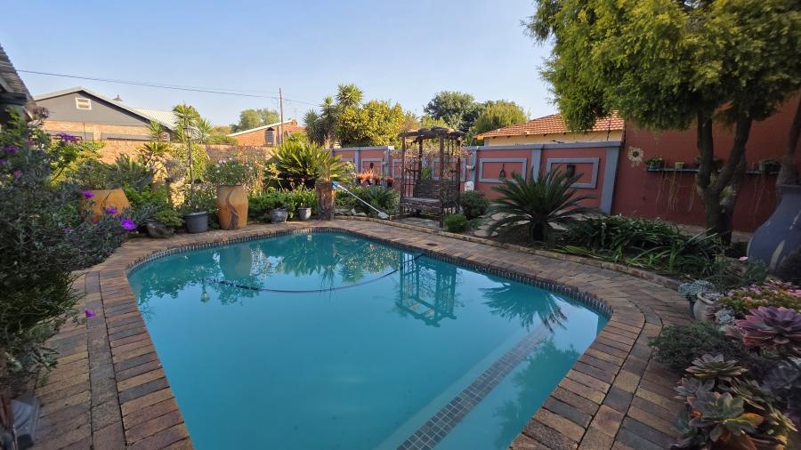 5 Bedroom Property for Sale in Selcourt Gauteng