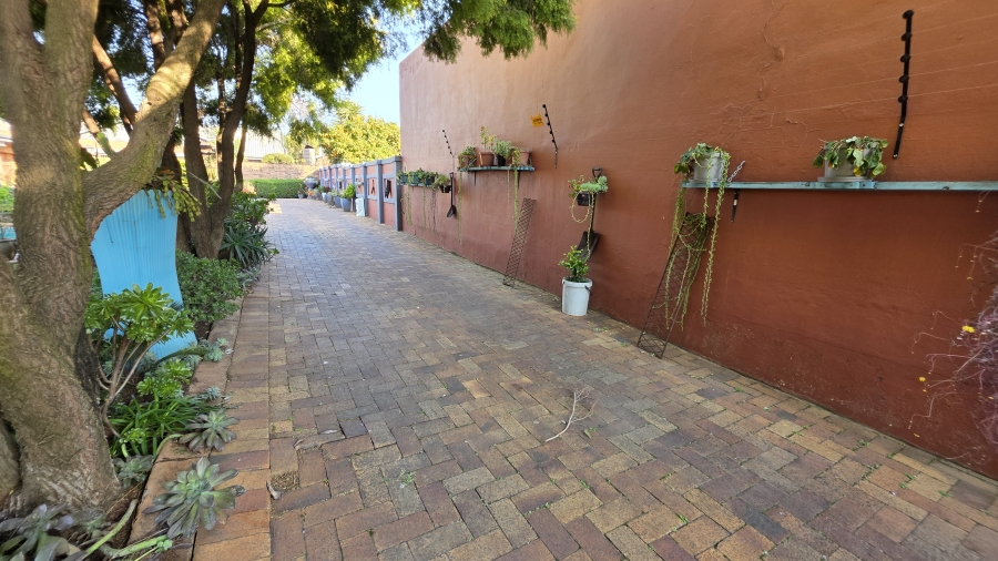5 Bedroom Property for Sale in Selcourt Gauteng