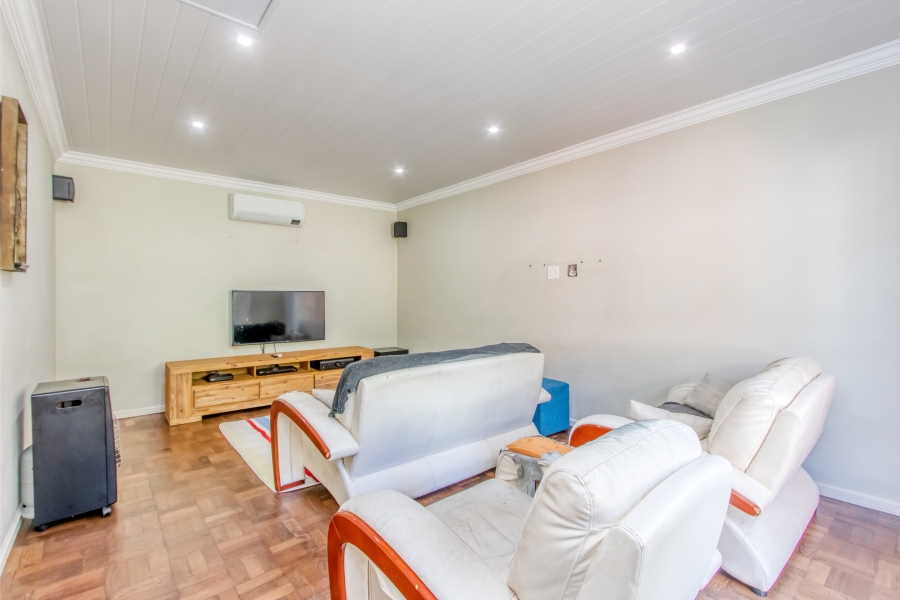 To Let 4 Bedroom Property for Rent in Bryanston Gauteng