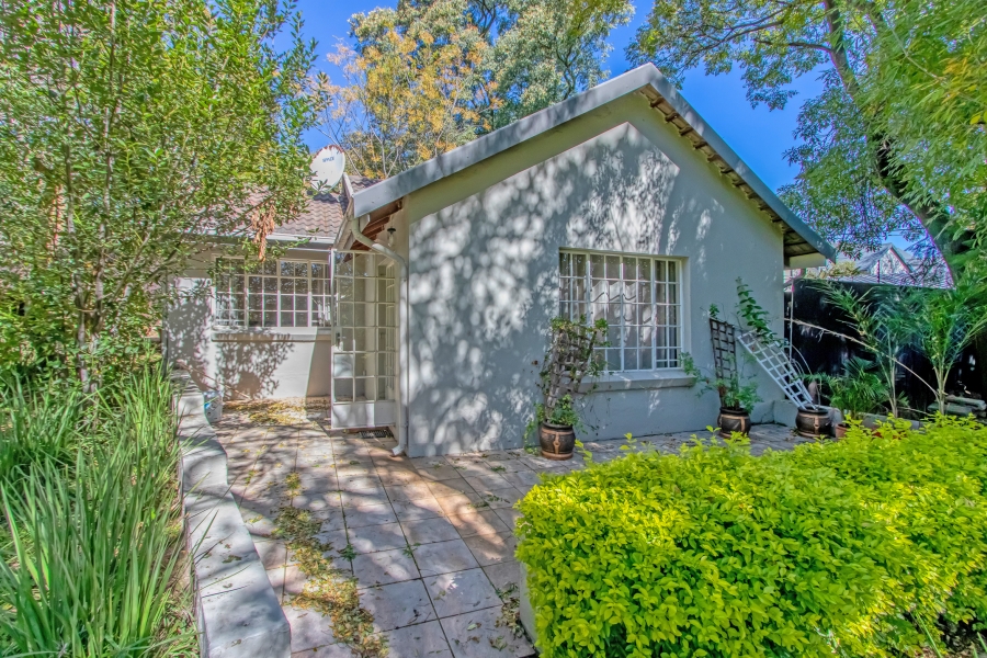 To Let 4 Bedroom Property for Rent in Bryanston Gauteng