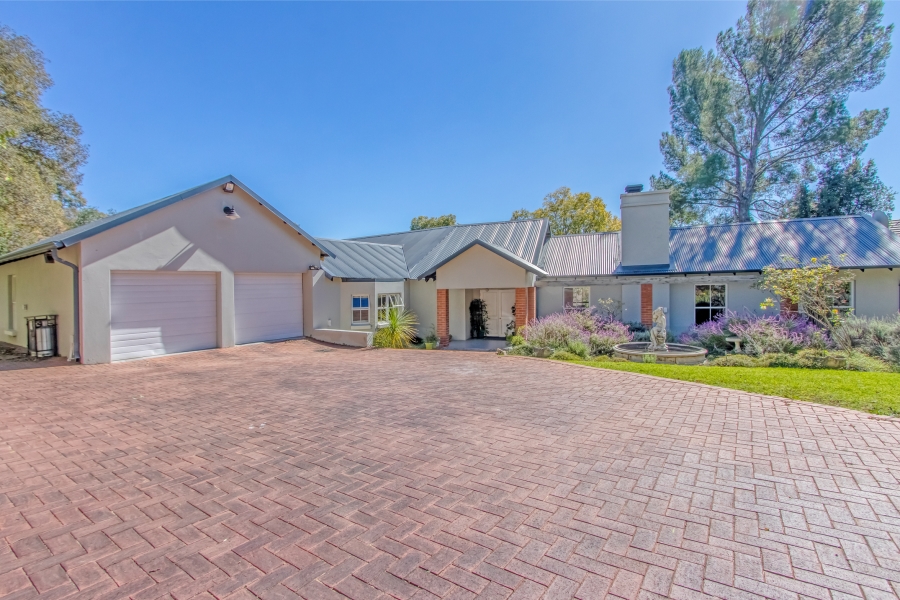 To Let 4 Bedroom Property for Rent in Bryanston Gauteng