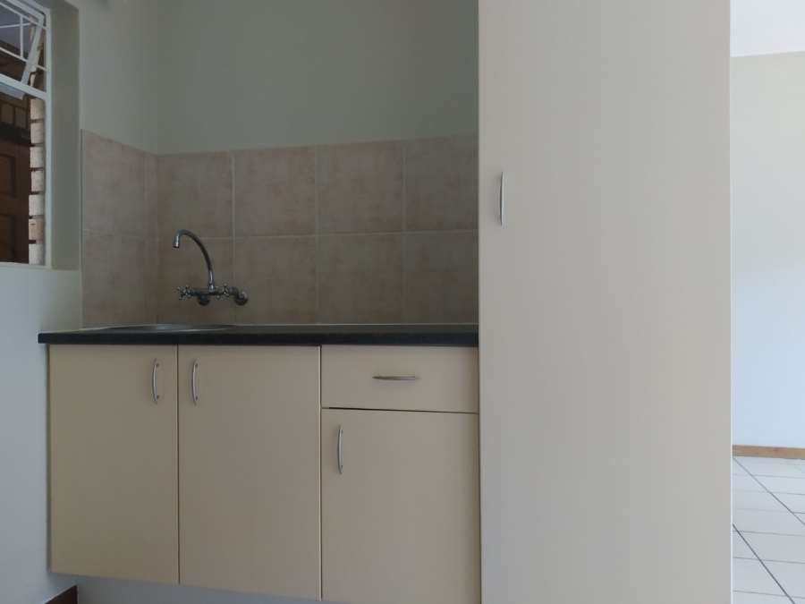 To Let 1 Bedroom Property for Rent in Braamfontein Werf Gauteng
