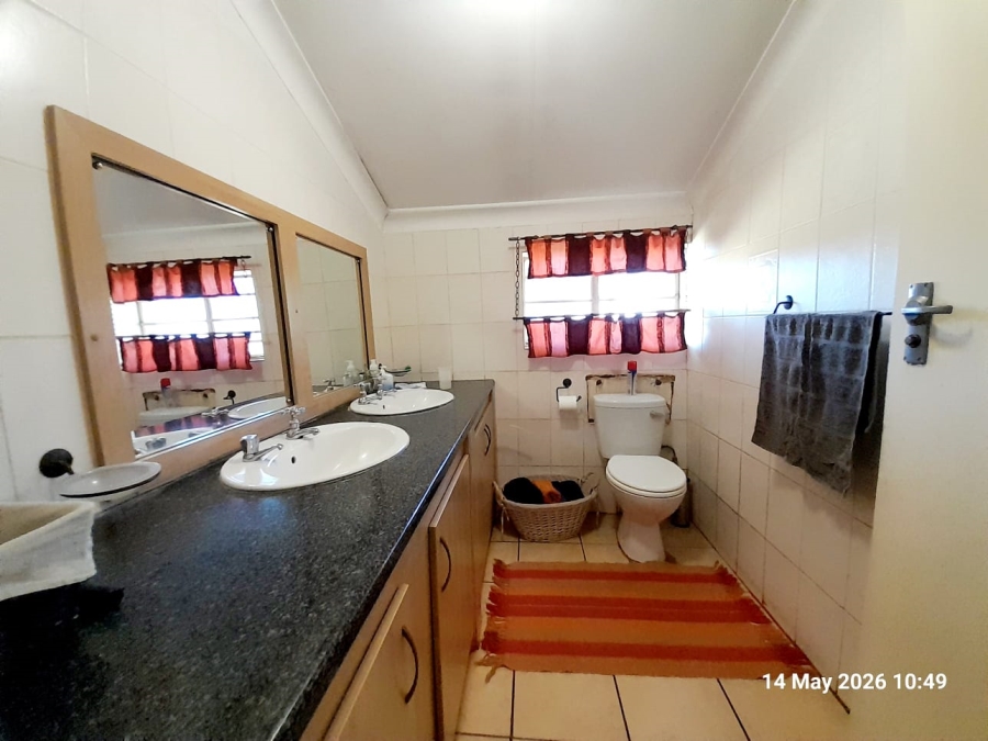 7 Bedroom Property for Sale in Pretoria North Gauteng