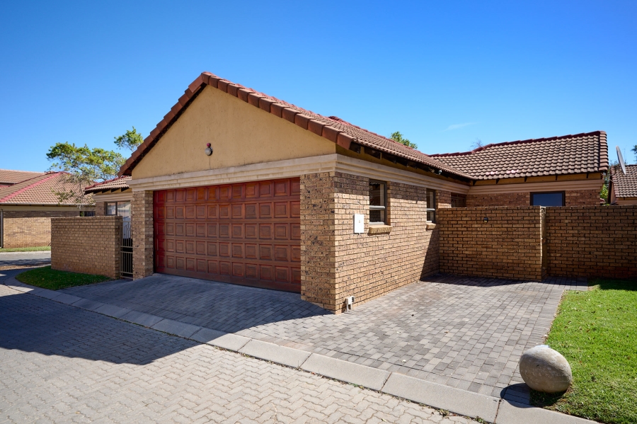 3 Bedroom Property for Sale in Noordwyk Gauteng