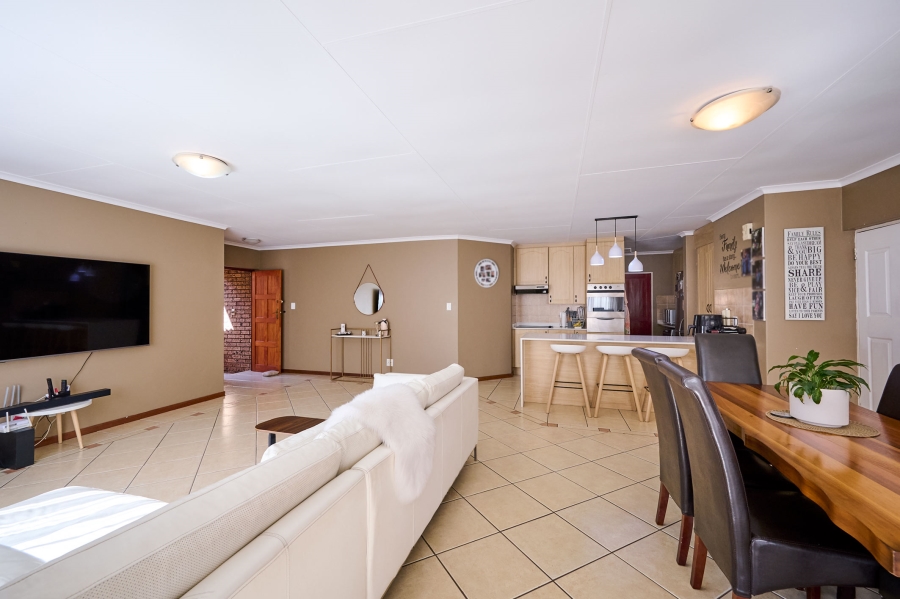 3 Bedroom Property for Sale in Noordwyk Gauteng