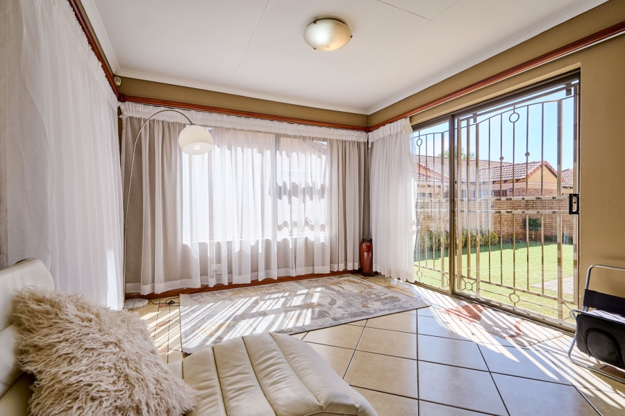 3 Bedroom Property for Sale in Noordwyk Gauteng