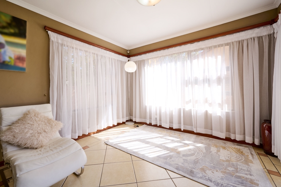3 Bedroom Property for Sale in Noordwyk Gauteng