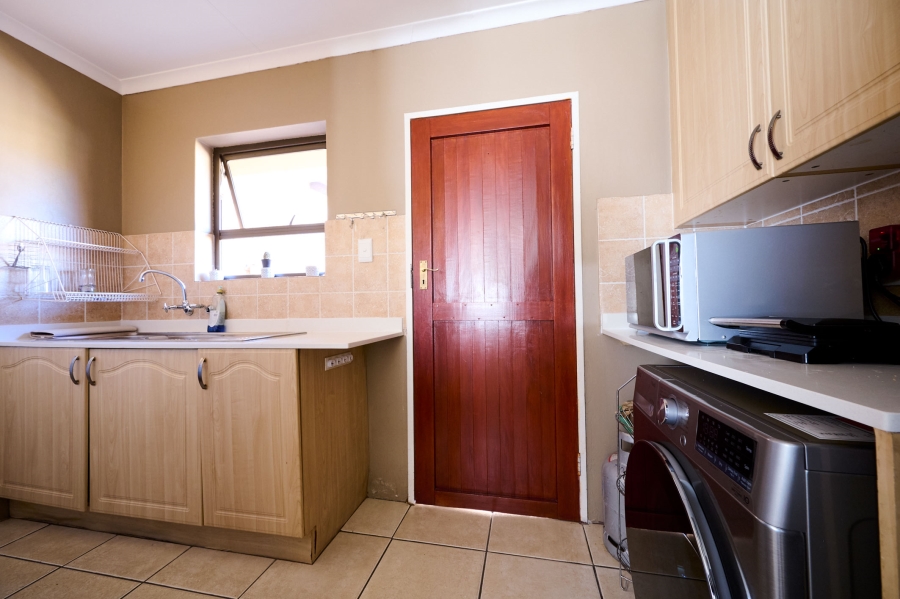 3 Bedroom Property for Sale in Noordwyk Gauteng