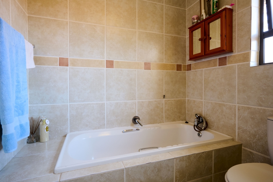 3 Bedroom Property for Sale in Noordwyk Gauteng
