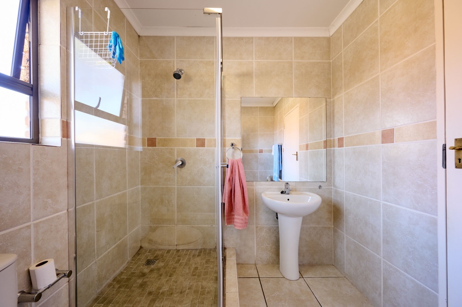3 Bedroom Property for Sale in Noordwyk Gauteng