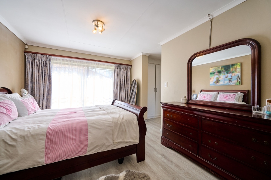 3 Bedroom Property for Sale in Noordwyk Gauteng