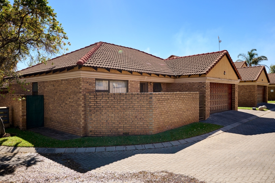 3 Bedroom Property for Sale in Noordwyk Gauteng