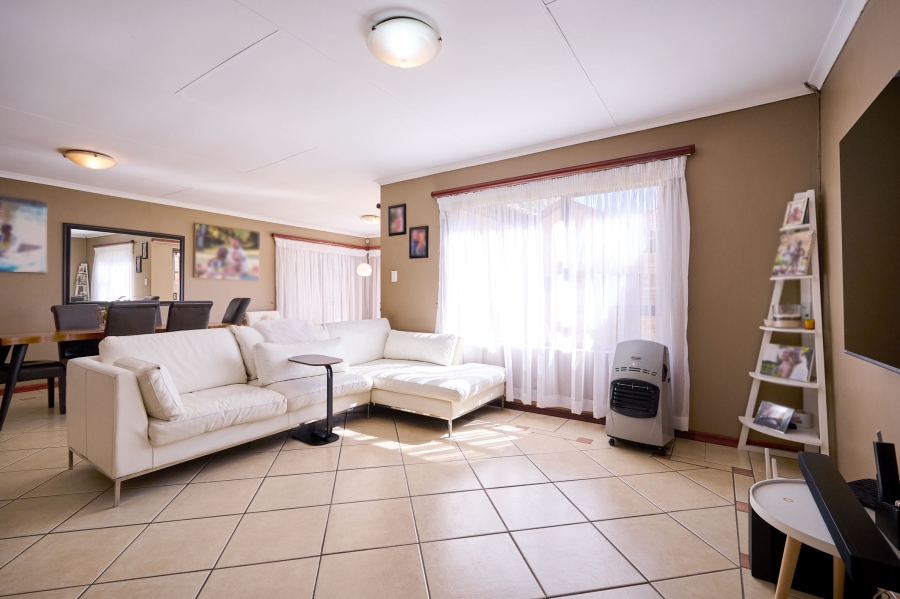 3 Bedroom Property for Sale in Noordwyk Gauteng