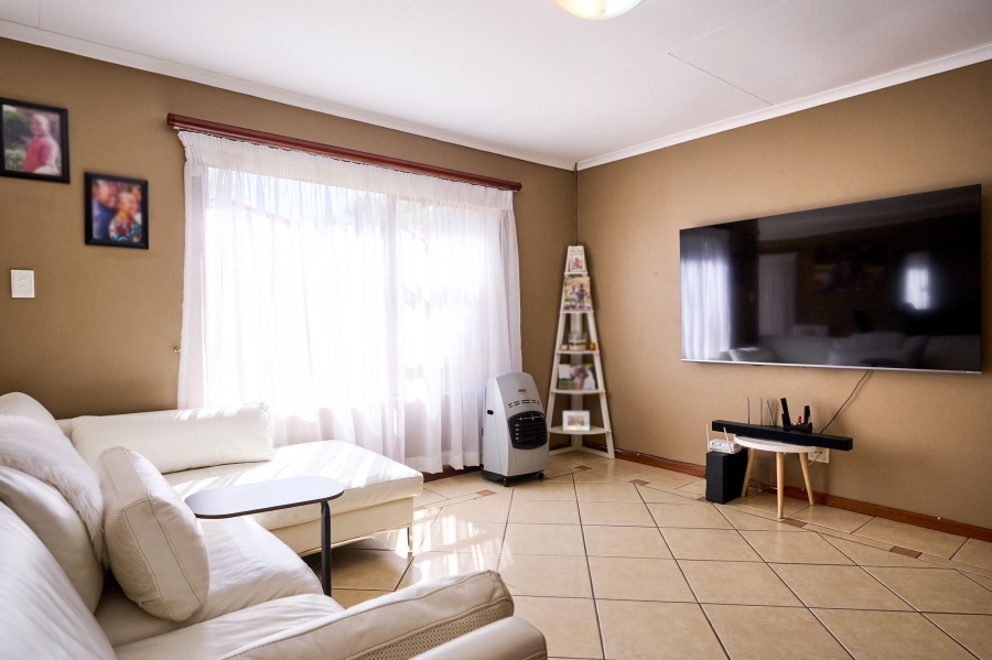 3 Bedroom Property for Sale in Noordwyk Gauteng
